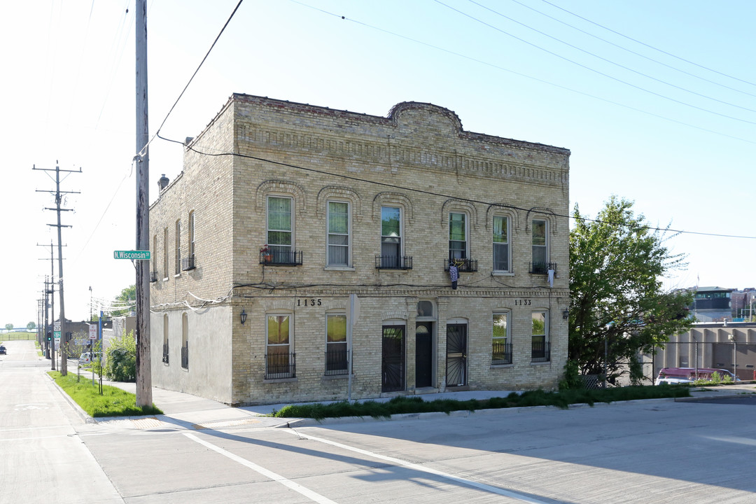 1133 N Wisconsin St in Racine, WI - Building Photo