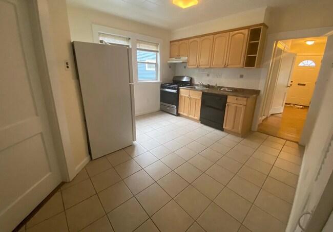 37 Rose St, Unit 1 in Somerville, MA - Building Photo - Building Photo