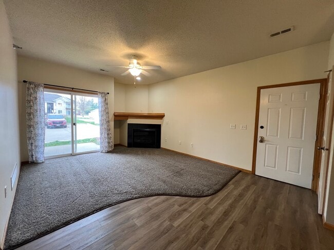 2323 E Porter Ave in Des Moines, IA - Foto de edificio - Building Photo