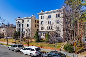 2139 Wyoming Ave NW in Washington, DC - Foto de edificio - Building Photo