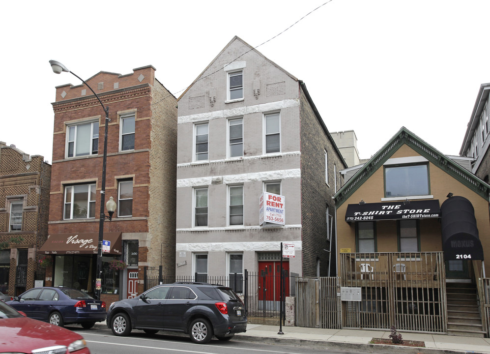 2102 N Damen Ave in Chicago, IL - Building Photo