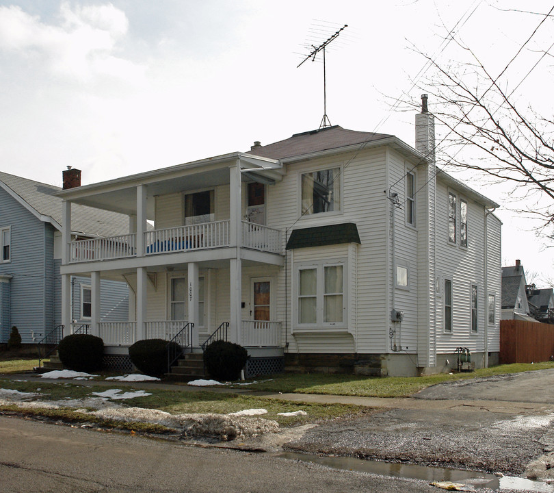 1007 W 9th St in Lorain, OH - Building Photo