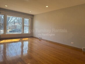 2810 W 83rd St in Chicago, IL - Building Photo - Building Photo