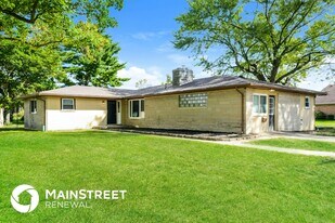 1065 Hornaday Rd in Brownsburg, IN - Building Photo