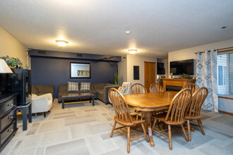 Bennington Hill Apartments in Sioux Falls, SD - Foto de edificio - Interior Photo