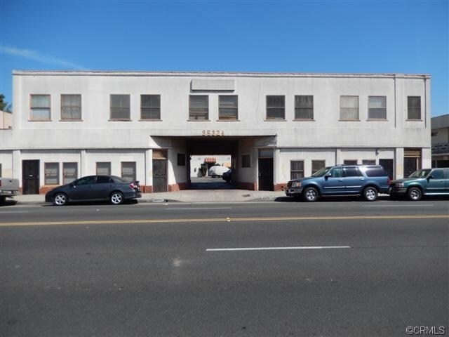 9526 California Ave in South Gate, CA - Building Photo