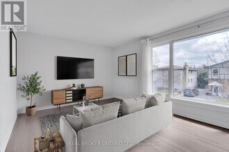 2659 Conn St in Ottawa, ON - Building Photo - Building Photo