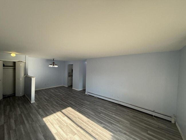 1195 Meadow Ln in Hoffman Estates, IL - Building Photo - Building Photo