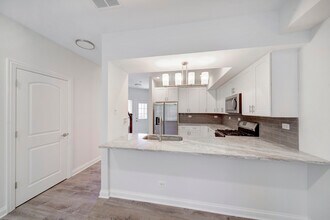 48 S Golfview Ct in Glendale Heights, IL - Foto de edificio - Building Photo