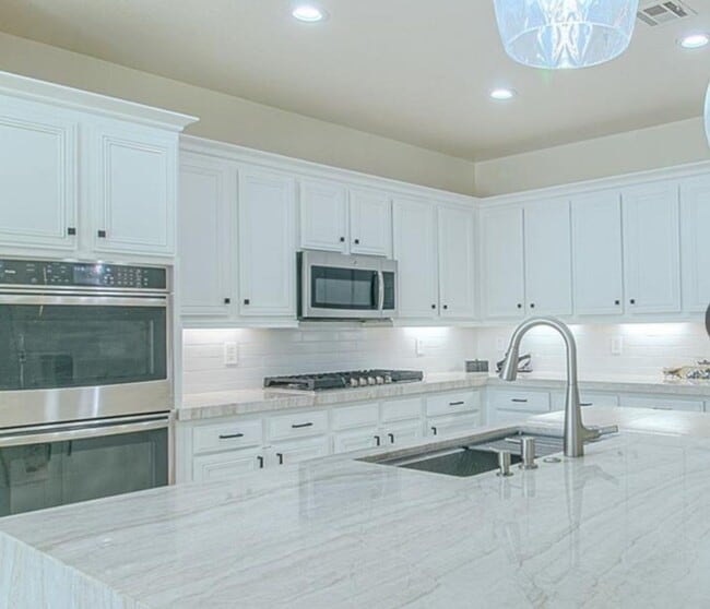 10744 Balsam Creek Ave in Las Vegas, NV - Building Photo - Building Photo