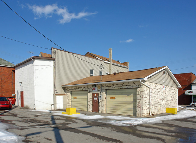 617 N 2nd St in Altoona, PA - Foto de edificio - Building Photo