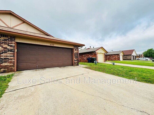 property at 522 Peppertree Ln