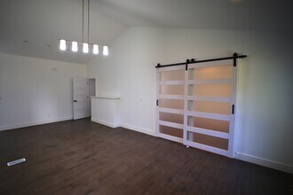 454 Woodland Dr W in Saline, MI - Building Photo - Building Photo