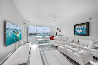 400 South Pointe Dr in Miami Beach, FL - Building Photo - Building Photo