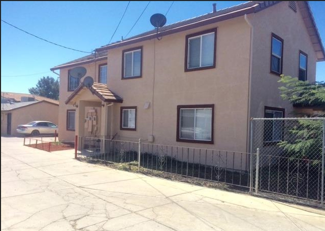 1066-1074 Grand Ave in Olivehurst, CA - Building Photo