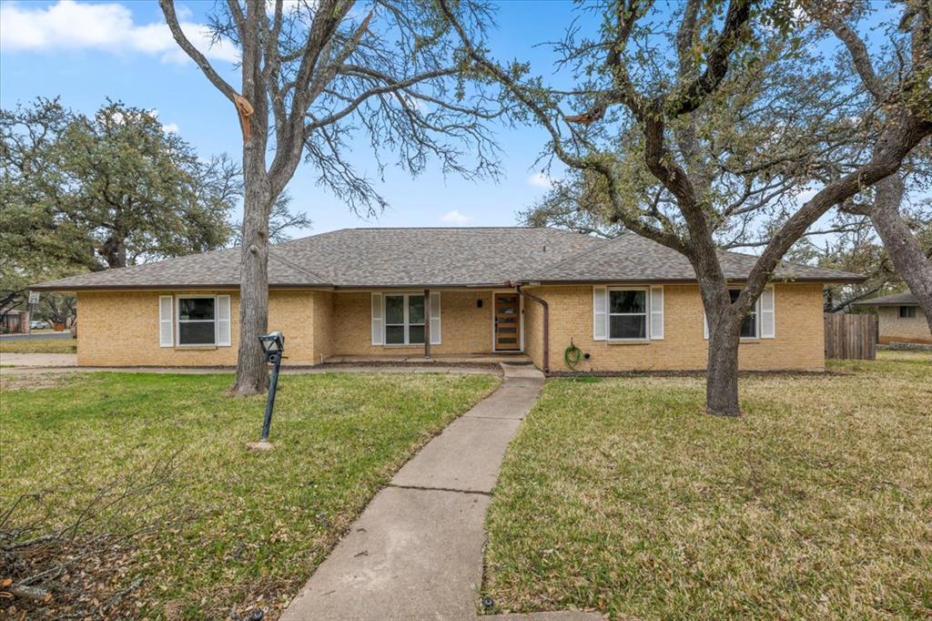 9005 Balcones Club Dr in Austin, TX - Building Photo
