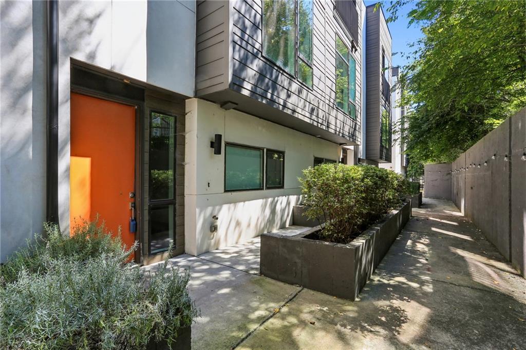 1153 Reynolds Square Ln in Atlanta, GA - Foto de edificio