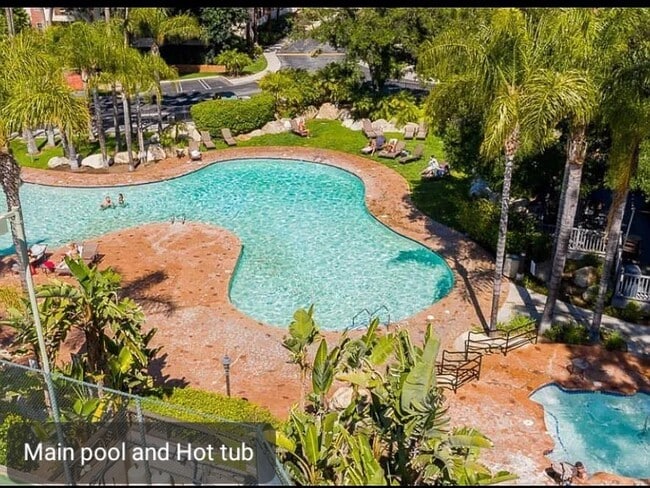 property at 5565 Canoga Ave