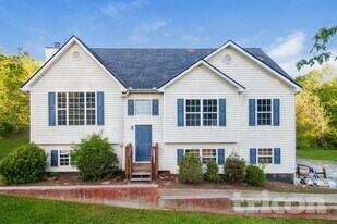 1401 Lancaster Ct in Mcdonough, GA - Building Photo