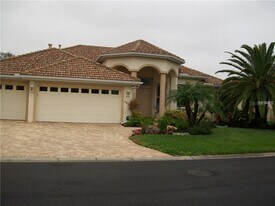 2933 Seasons Blvd in Sarasota, FL - Building Photo