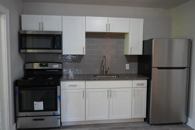 181 Sheridan Ave, Unit 2 photo'