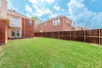 2313 Hunters Run Dr in Plano, TX - Foto de edificio - Building Photo