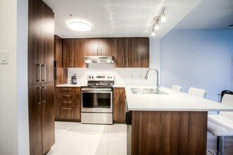 10050 De L'acadie Pl in Montréal, QC - Building Photo - Building Photo