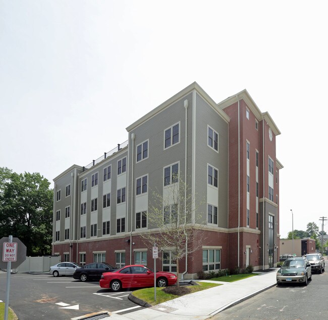 Gateway at 570 in Bridgeport, CT - Building Photo - Building Photo