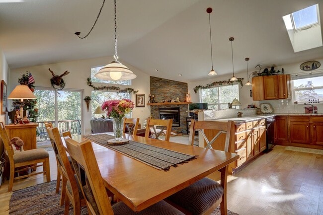 192 Burgundy Cir in Silverthorne, CO - Building Photo - Building Photo