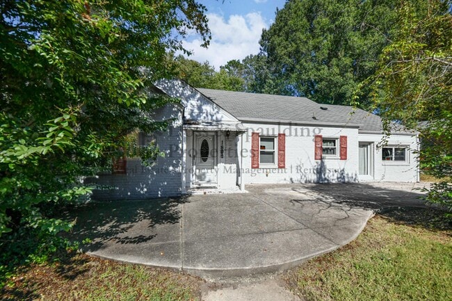 property at 1802 W Friendly Ave