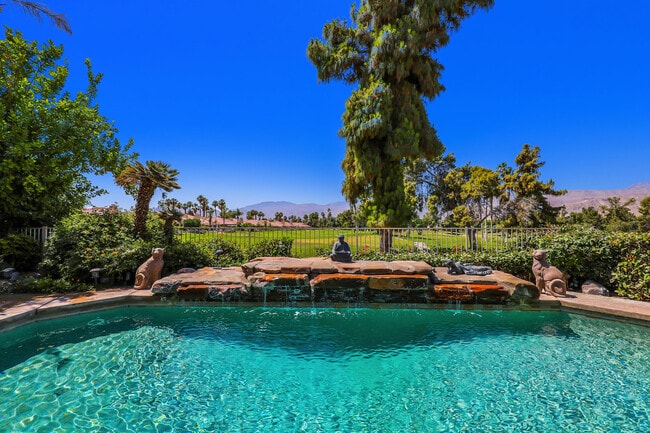 property at 84 N Kavenish Dr