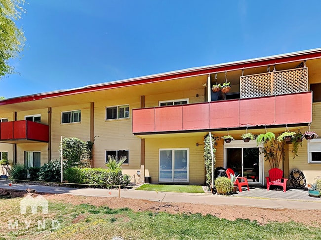 355 E Thomas Rd in Phoenix, AZ - Building Photo - Building Photo