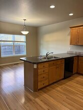 1926 NW Kale Way in McMinnville, OR - Foto de edificio - Building Photo