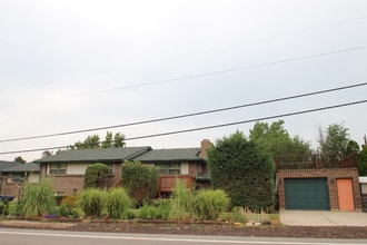 12175 W 8th Ave in Lakewood, CO - Building Photo - Building Photo