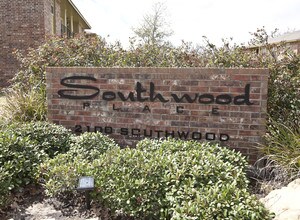 Southwood in College Station, TX - Building Photo - Building Photo