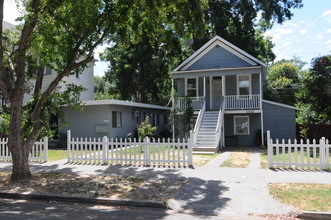 1310-1314 D St in Sacramento, CA - Foto de edificio - Building Photo