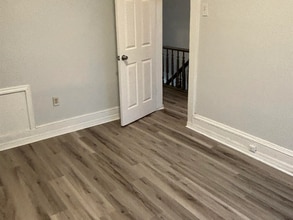 170 Claremont Ave in Jersey City, NJ - Foto de edificio - Building Photo