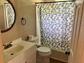 106 Village Dr in Collinsville, IL - Building Photo - Building Photo