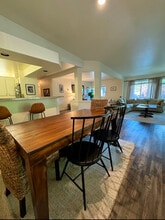 5064 Foothills Dr, Unit A in Lake Oswego, OR - Building Photo - Building Photo