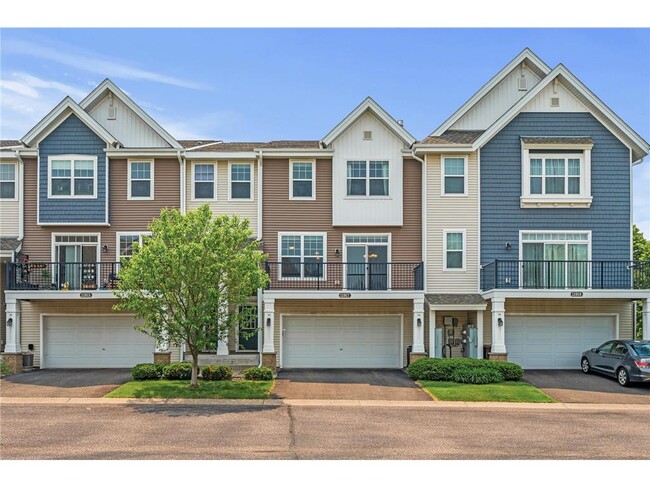 property at 11917 Emery Village Dr N