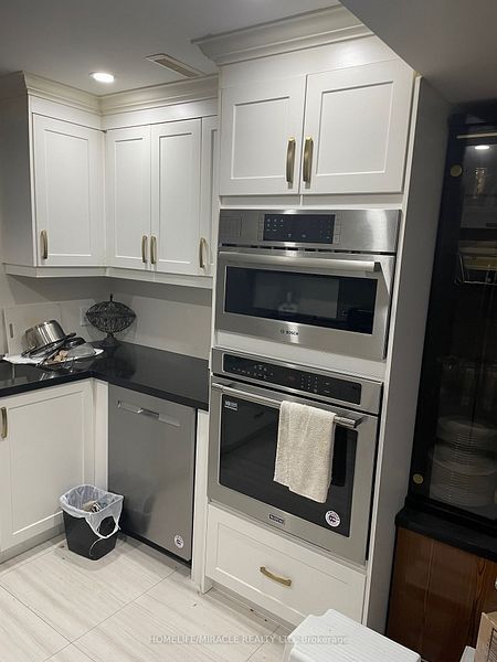 847 Runnymede Rd in Toronto, ON - Building Photo - Building Photo