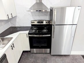 410 Fairfield Ave NW in Grand Rapids, MI - Building Photo - Building Photo