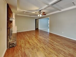 1817 Tim Dr, Unit 2012 in Oklahoma City, OK - Building Photo - Building Photo