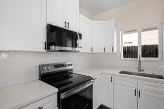 3409 Lotus Ln in Bakersfield, CA - Building Photo - Building Photo