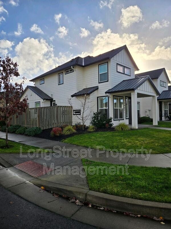 1947 SW Stanford St in Corvallis, OR - Building Photo - Building Photo
