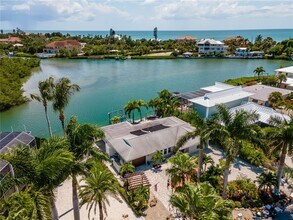922 Casey Cove Dr in Nokomis, FL - Building Photo - Building Photo