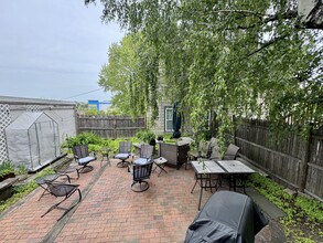 417 Atwells Ave, Unit 2 in Providence, RI - Building Photo - Building Photo