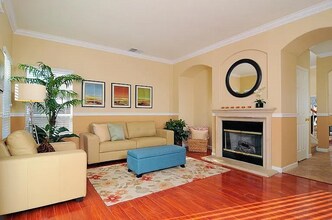 9649 Anton Oaks Way in Elk Grove, CA - Building Photo - Building Photo