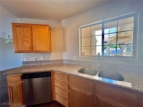 2011 Cutlass Dr in Henderson, NV - Building Photo - Building Photo