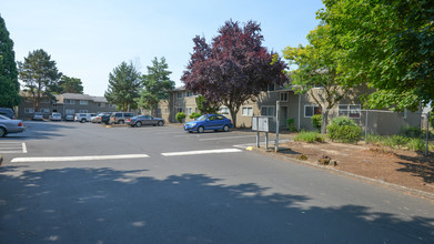 Treya's Terrace Apartments in Hillsboro, OR - Building Photo - Building Photo